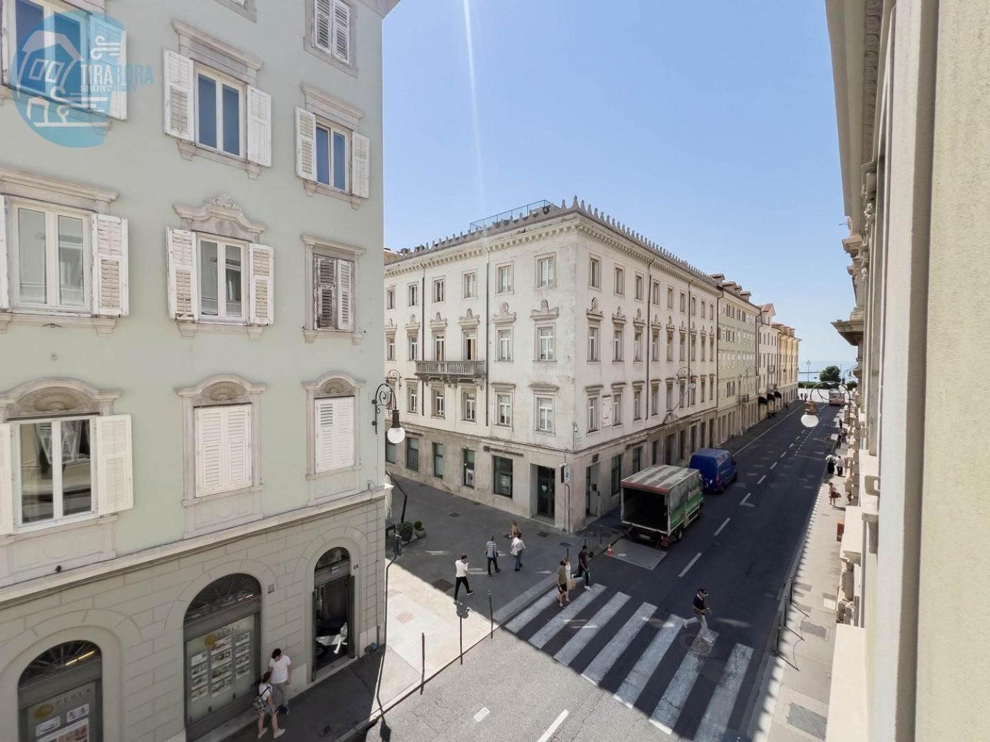 Cassa Di Risparmio 11 Tirabora Short Rent Triest Zewnętrze zdjęcie